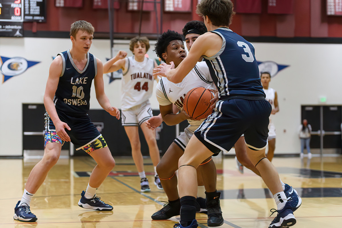 Tualatin Lake Oswego boys basketball Ken Waz 10